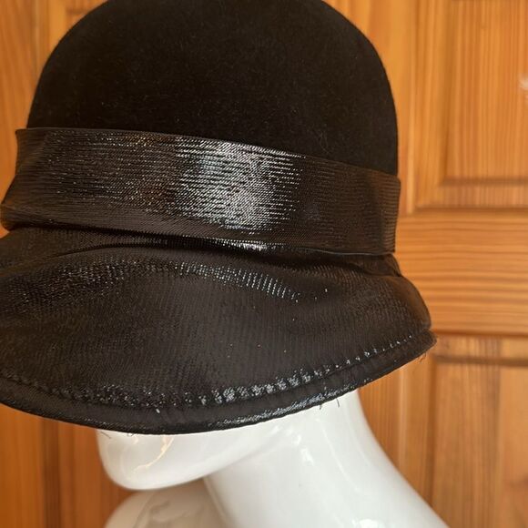 Vintage Mr. John felt hat main image 4
